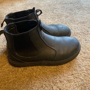 Keen restaurant shoes